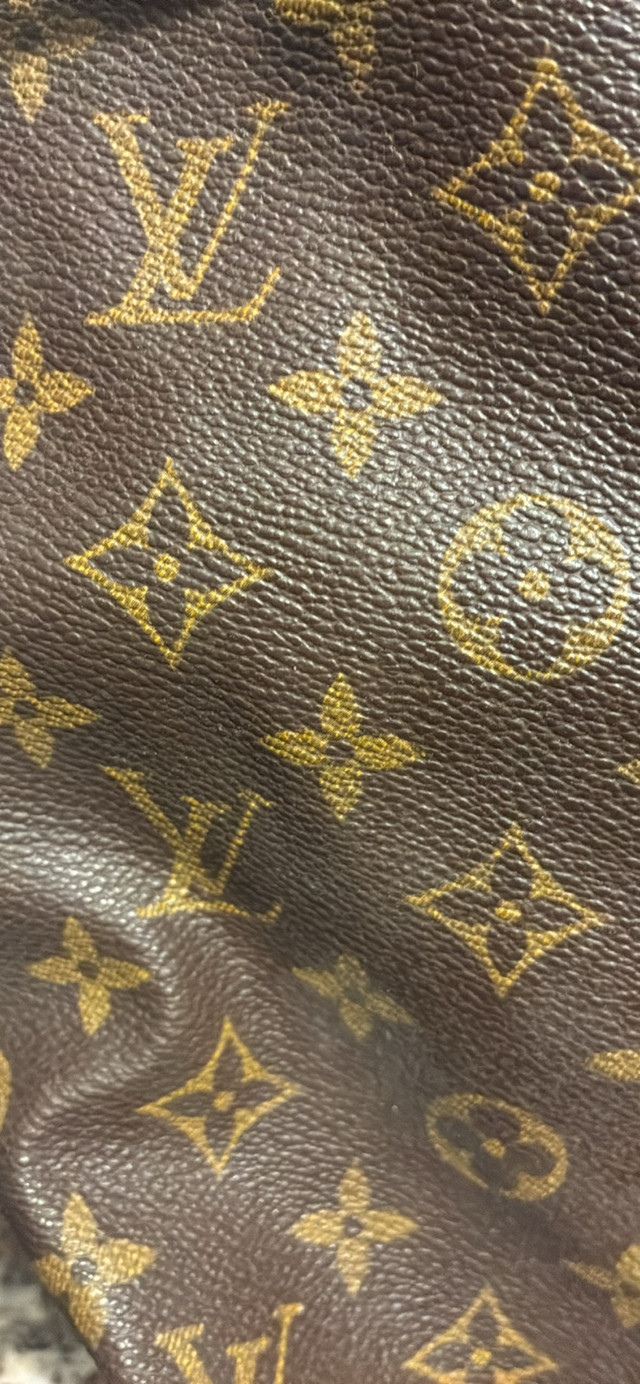 Authentic Louis Vuitton monogram drawstring bag in Women's - Bags & Wallets in London - Image 3