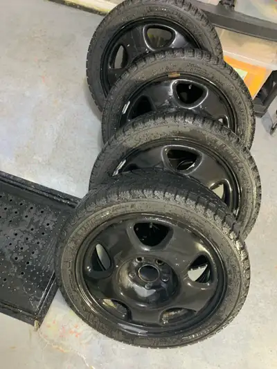 Michelin X-Ice mint condition - 1 season Max running 1000km 205/50R17 Mounted on steel winter rims 5...