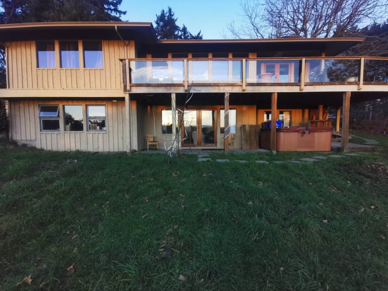 Deep Cove Area Shared Suite Room Rentals & Roommates Victoria Kijiji