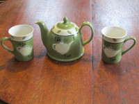 Teapot and Mugs