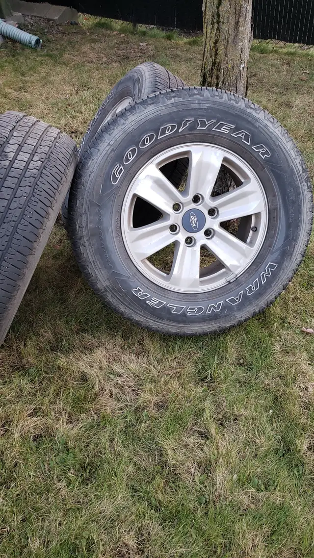 Ford  F150 OEM Mags et  Good Year  tires  265 70R127 . in Tires & Rims in Laval / North Shore - Image 3