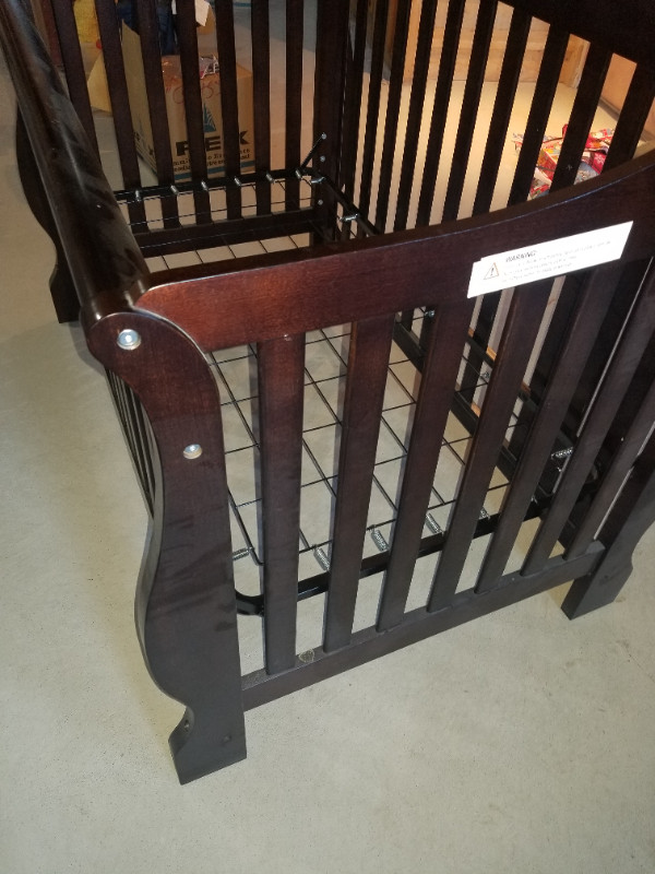 Used Baby Crib in Cribs in Markham / York Region