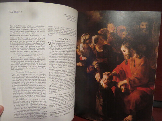 The Living Gospels of Jesus Christ - Hardcover in Non-fiction in Oshawa / Durham Region - Image 4