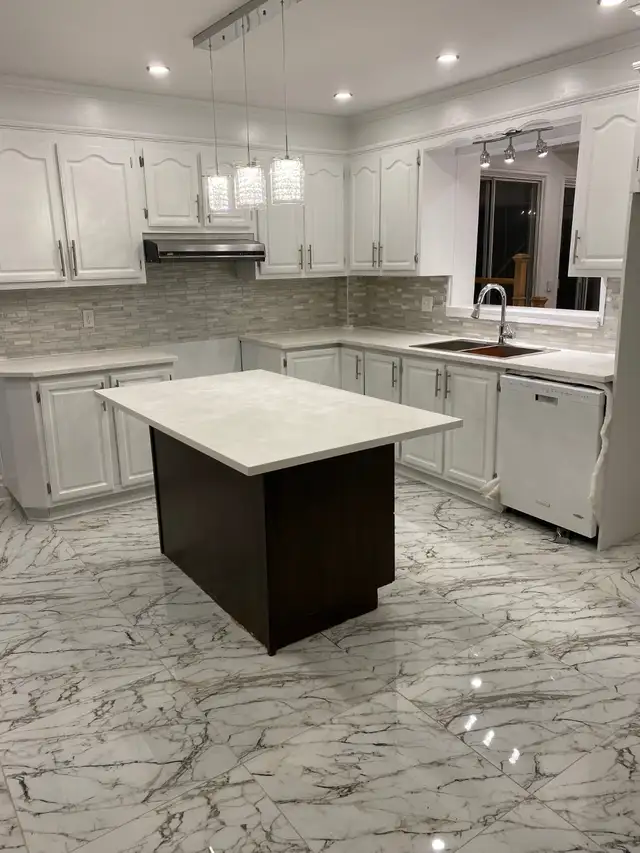 Beau 7-1/2  chauffé et éclairé à louer  - Vieux Longueuil