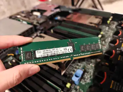 RAM - SK hynix 16GB DDR4 RECC Server memory stick PC4-2400T-RE1, View more