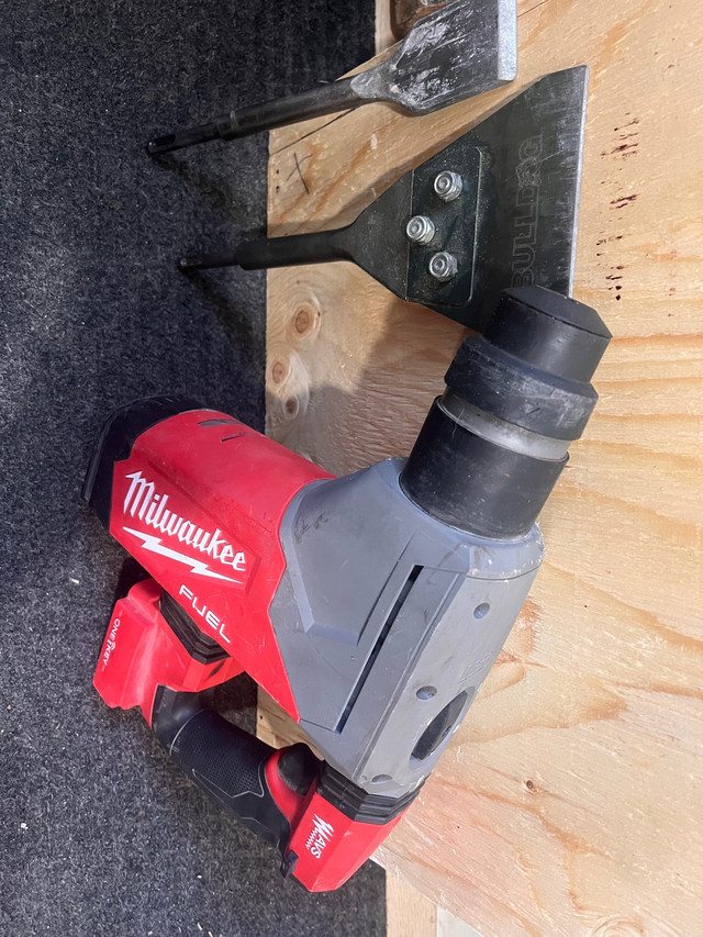 Milwaukee M18 FUEL Brushless  SDS-Plus Rotary Hammer (Tool only  in Power Tools in City of Toronto - Image 4