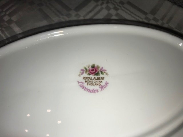 Royal Albert Lavender Rose China Set in Kitchen & Dining Wares in Oshawa / Durham Region - Image 4