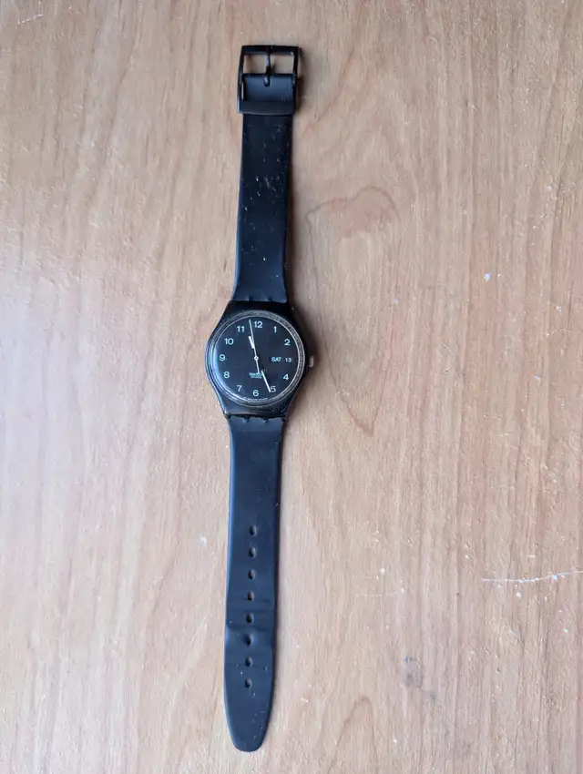 Swatch watch montre edition 1996 works well in Jewellery & Watches in West Island - Image 3