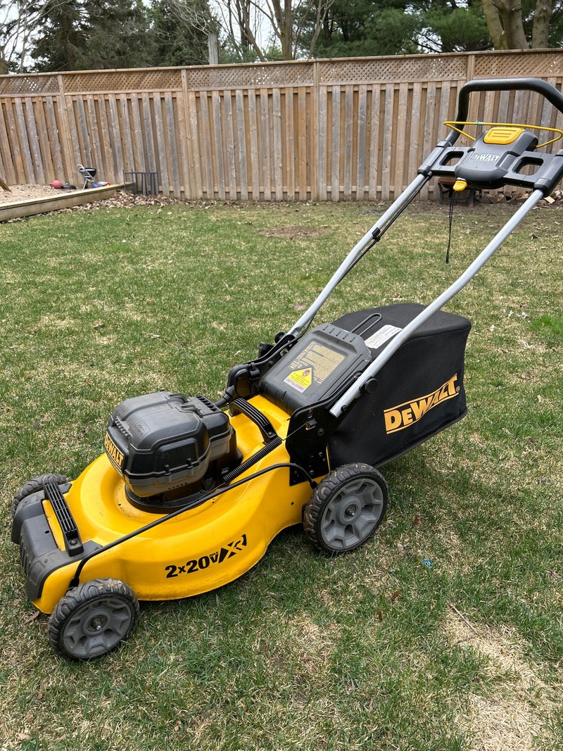 Dewalt lawn mower Lawnmowers & Leaf Blowers Guelph Kijiji