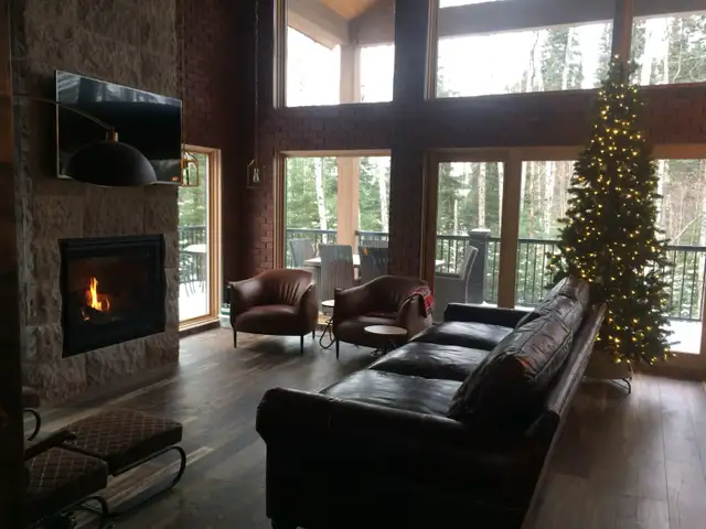 Elk Ridge Cottage w/ Hot Tub in Saskatchewan in Canada - Image 2