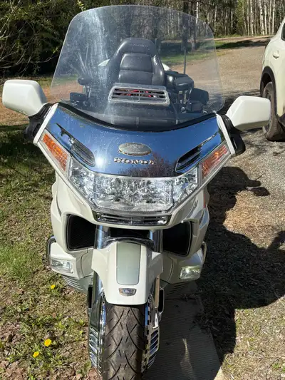 2000 Goldwing SE 1500 Excellent shape rides nice and I don’t think it would need anything for safety...