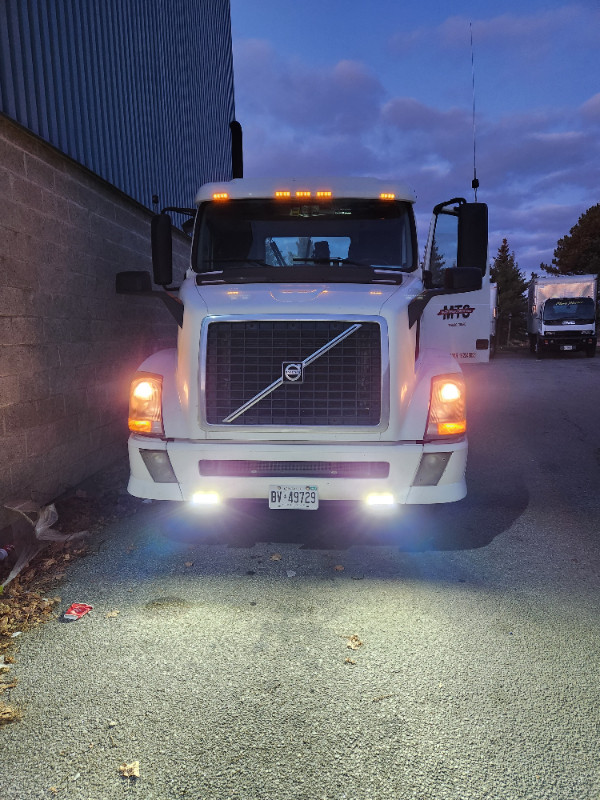 2013 VOLVO in Heavy Trucks in Mississauga / Peel Region - Image 4