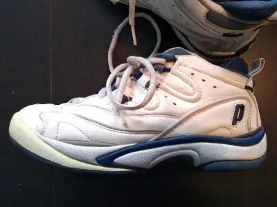 Prince QT Scream Ti mid tennis shoes. Reinforced inside toe on upper. Good for all court surfaces. W...