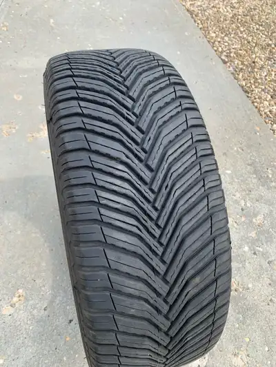 I have two tires (1 left and 1 right) of these gently used Michelin CrossClimate 2’s, size 225 / 55...