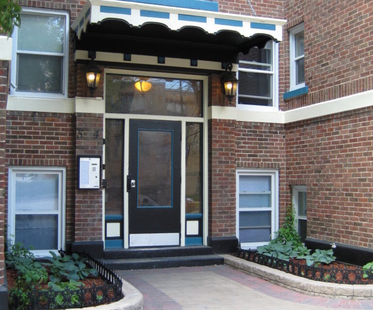 Bach. for sublet. Westminster & Young St $925. | Long Term Rentals ...
