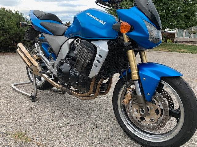 2006 Kawasaki Z1000 in Sport Bikes in Kelowna - Image 4