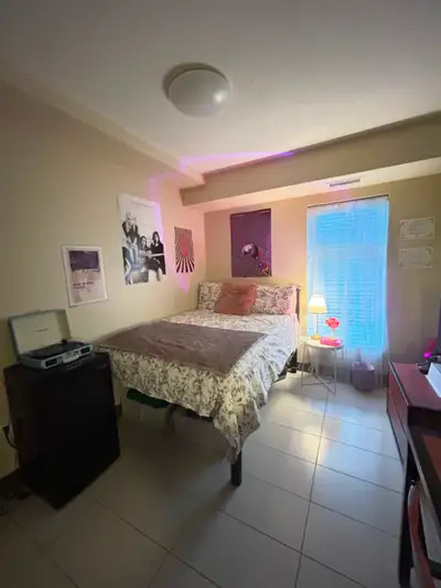 SUMMER SUBLET MAY - AUG | 208 SUNVIEW ST, WATERLOO | $750/month (price negotiable) *UTILITIES INCLUD...