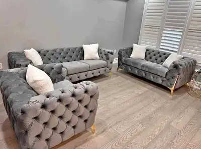 Chesterfield sofa set available cash on delivery