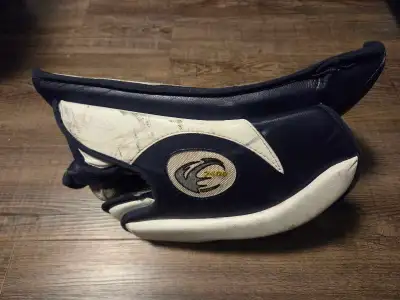 Vaughn Velocity Goalie Glove, View more