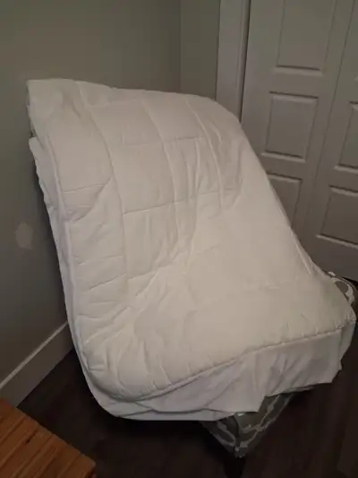 QUEEN MATTRESS TOPPER/COVER, View more