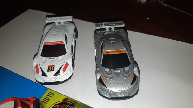 Renault Sport R.S. 01 Hot Wheels lot of 5 variations 2 are loose in Toys & Games in Guelph - Image 2