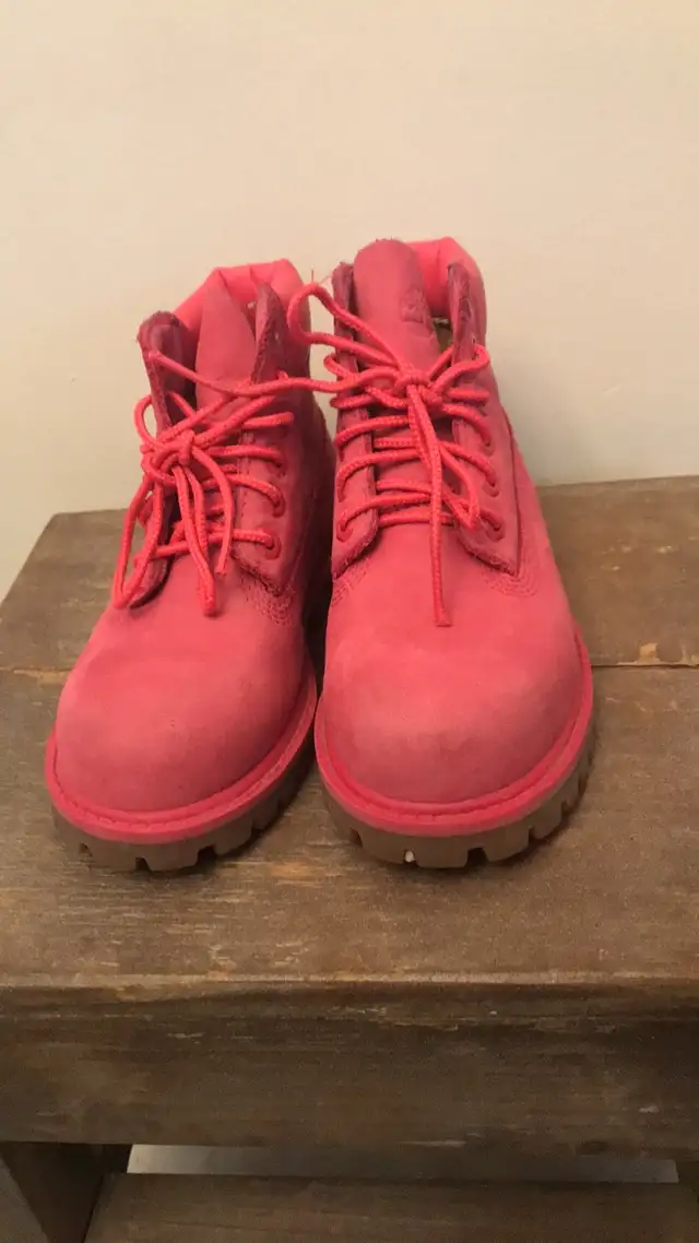 Girl’s Timberland Boots Size 10 in Kids & Youth in Markham / York Region - Image 3