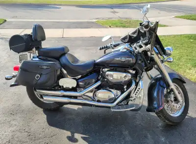 805cc Highway pegs Mustang seat Vance and Hines pipes 2 leather saddle bags and 1 Road Pak on back 3...
