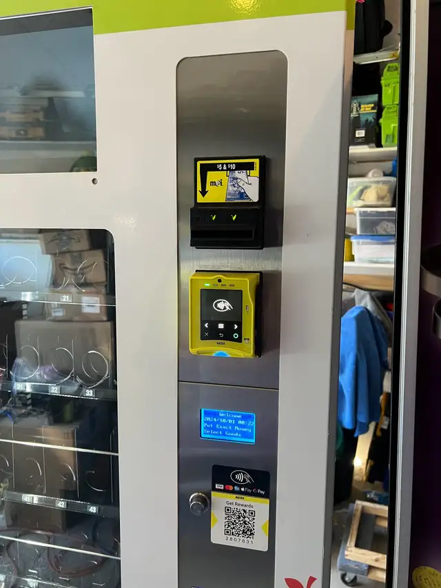 3 Wide Slim Combo Vending Machine in Other in Markham / York Region - Image 3