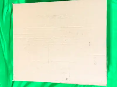"New in box, never used. Located in Saint Catharines. Watering is more convenient and effortless tha...
