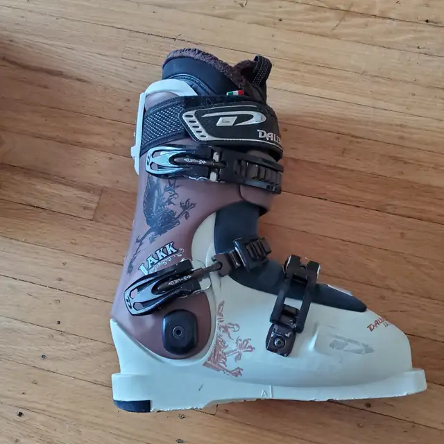 Womens Dalbello Italian Krypton ski boots 266 mm in Ski in Downtown-West End - Image 5
