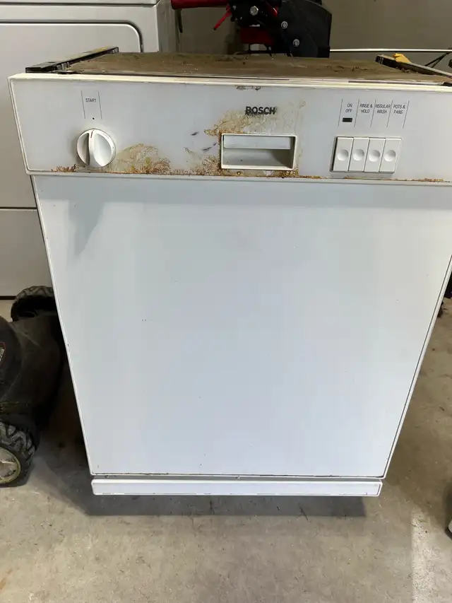 Bosch dishwasher  in Dishwashers in Winnipeg - Image 2