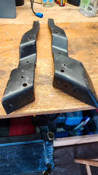 Fits 68 - 73 OEM, GM part #'s 3958806 (Left) 3953051 (Right) Excellent condition. No longer needed....