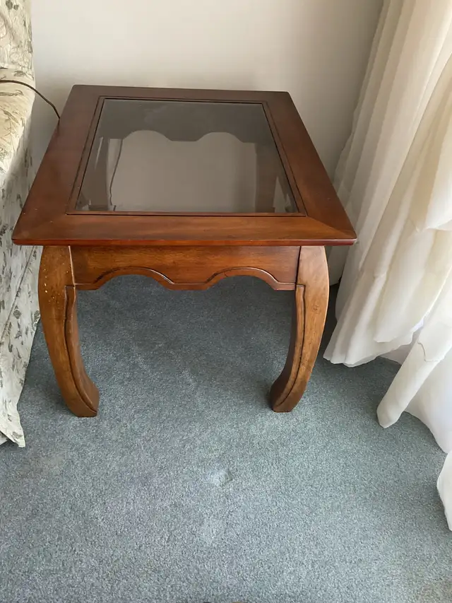 Coffee and end tables in Coffee Tables in Hamilton - Image 3