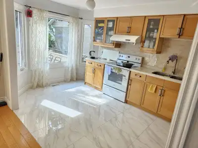 Room available for rent in Burlington on July 1, 2025