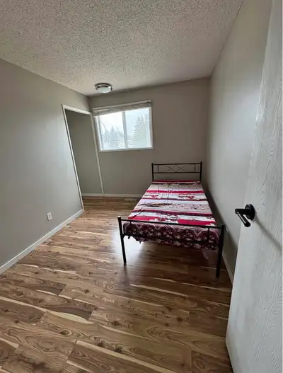 Private Room for Rent – Downtown Beaumont Looking for a clean, quiet, and comfortable place to live?...