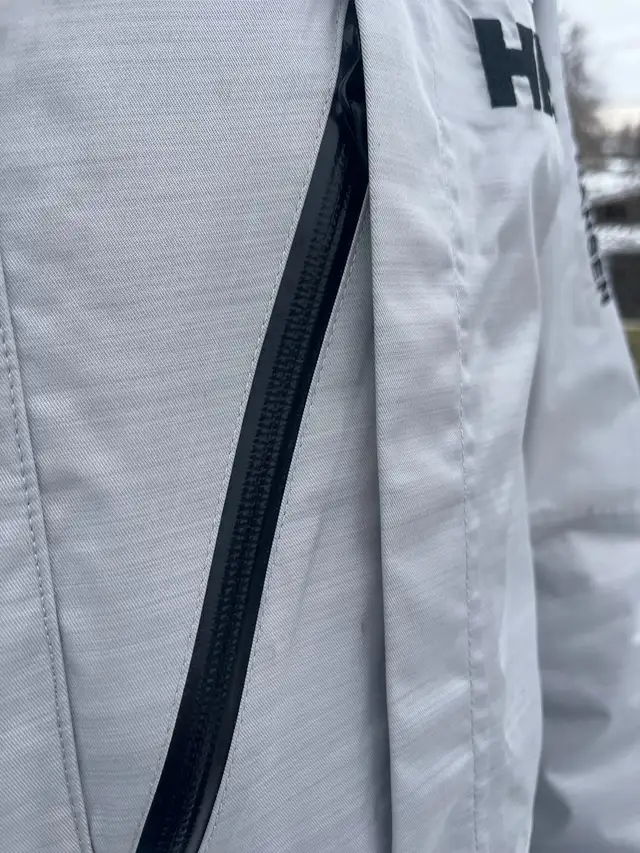 Helly Henson Winter ski jacket in Men's in Laval / North Shore - Image 3