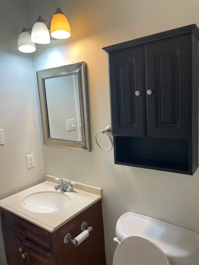 3 Beds 2 Baths Townhouse in Long Term Rentals in Fredericton - Image 9