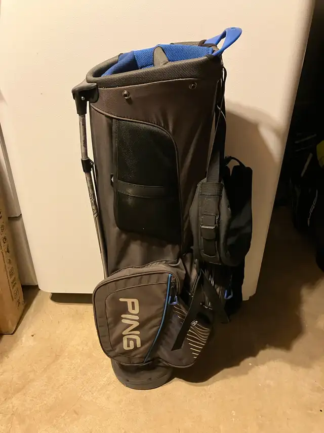 Ping carry bag in Golf in Ottawa - Image 3
