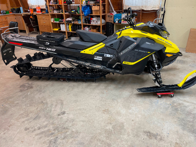 2018 Skidoo Summit SP 165” 700km! in Snowmobiles in Swift Current - Image 3