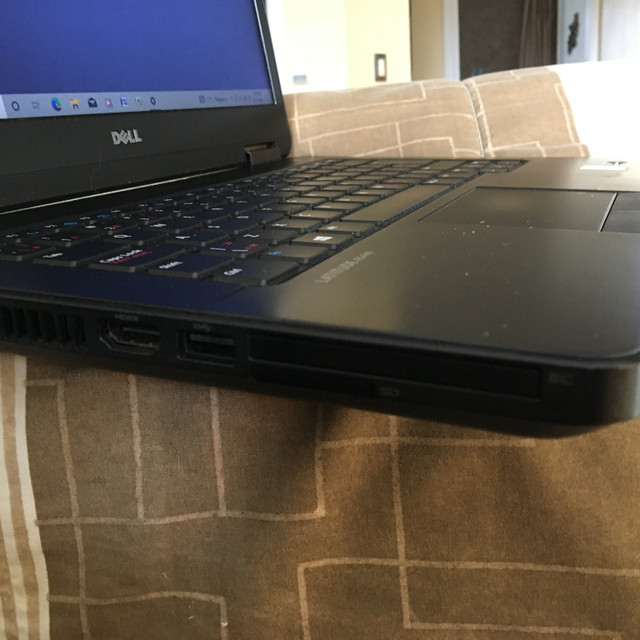 Laptop Dell Latitude E5440 Intel i5 Windows 10 64bit Ordinateur dans Portables  à Longueuil/Rive Sud - Image 3