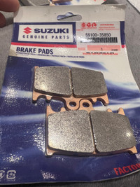 Suzuki GSXR 600 OEM  Front brake pads Full Pair  both calipers