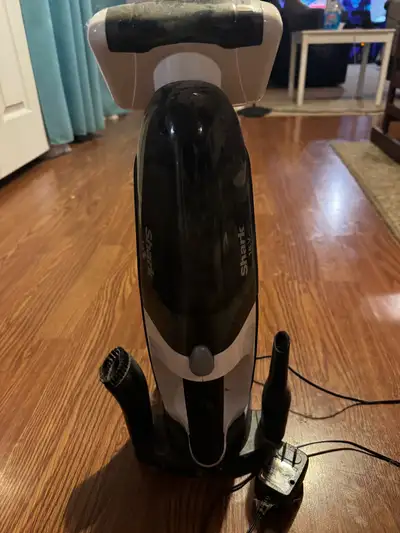 Shark 18V vacuum with attachments