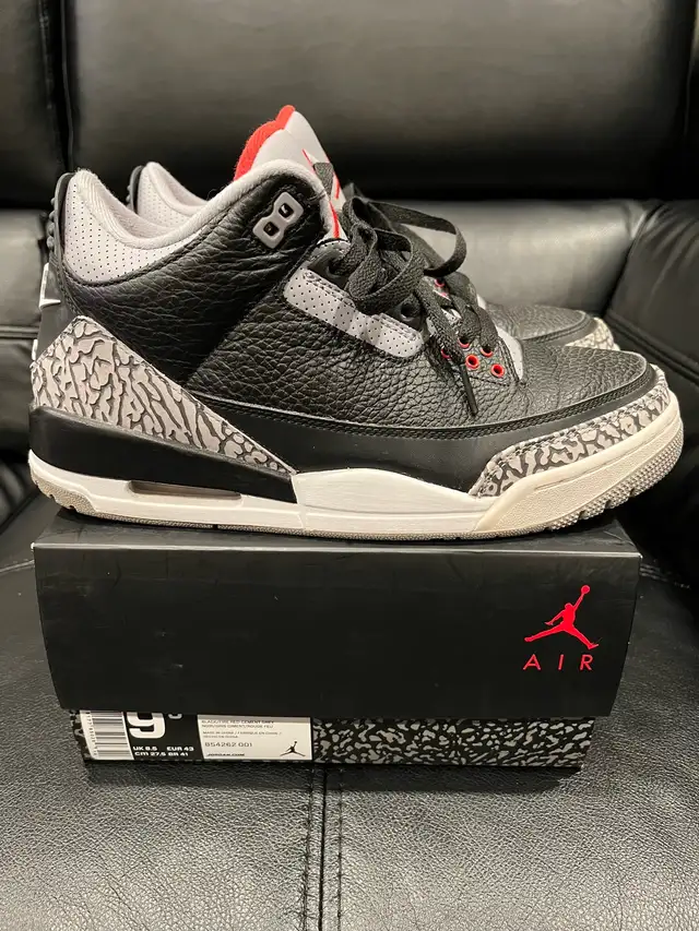 Air Jordan 3 Retro • Black Cement (2018) • Size 9.5 in Men's Shoes in City of Toronto - Image 4