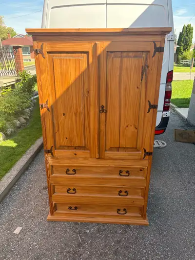 wardrobe wooden in Furniture in Toronto (GTA) | Kijiji Marketplaces