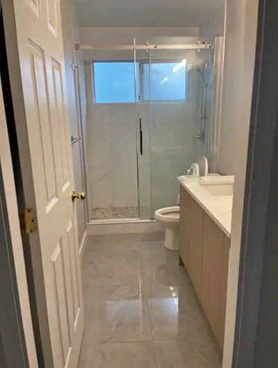 URGENT! Person needed to rent for NOVEMBER Hiya! I’m currently the person renting out this room. It’...