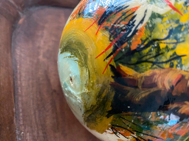 Vtg beautiful oil painted wooden egg in Arts & Collectibles in Markham / York Region - Image 3