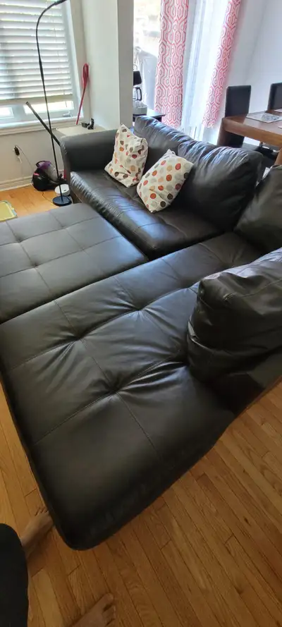 [sales] Sectional leather sofa + ottoman, View more