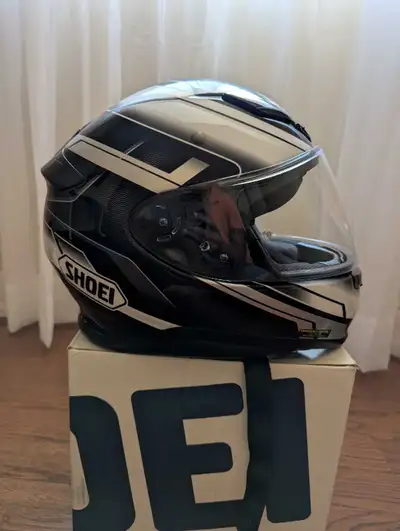 New unused Shoei RF 1200 Size - medium Includes shoei Pinnock mist retardant visor.
