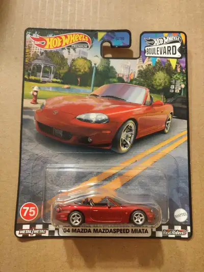 New Hot Wheels Premium Boulevard Mazdaspeed 2004 Mazda Miata MX-5 Roadster 1/64 diecast car with Rea...