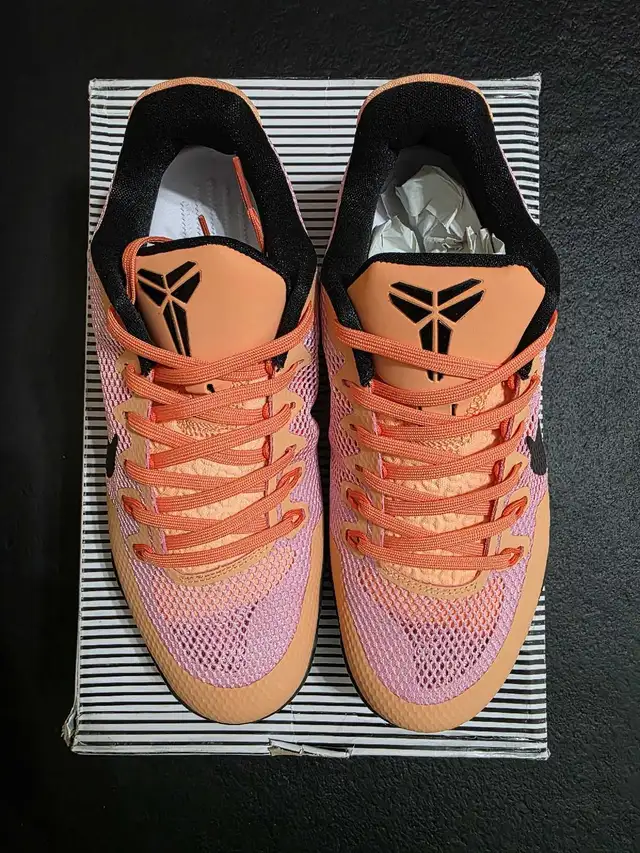 Kobe 11 size 8 in Men's Shoes in Mississauga / Peel Region - Image 3